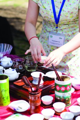 The Chinese Tea Ceremony & Tasting gave the Mason community a chance to sample different teas while being immersed in the Chinese culture. (JENNY KRASHIN/BROADSIDE)